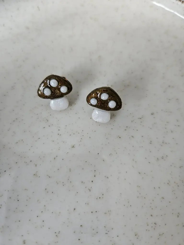 Puces (champignon, nacré marron pailleté)