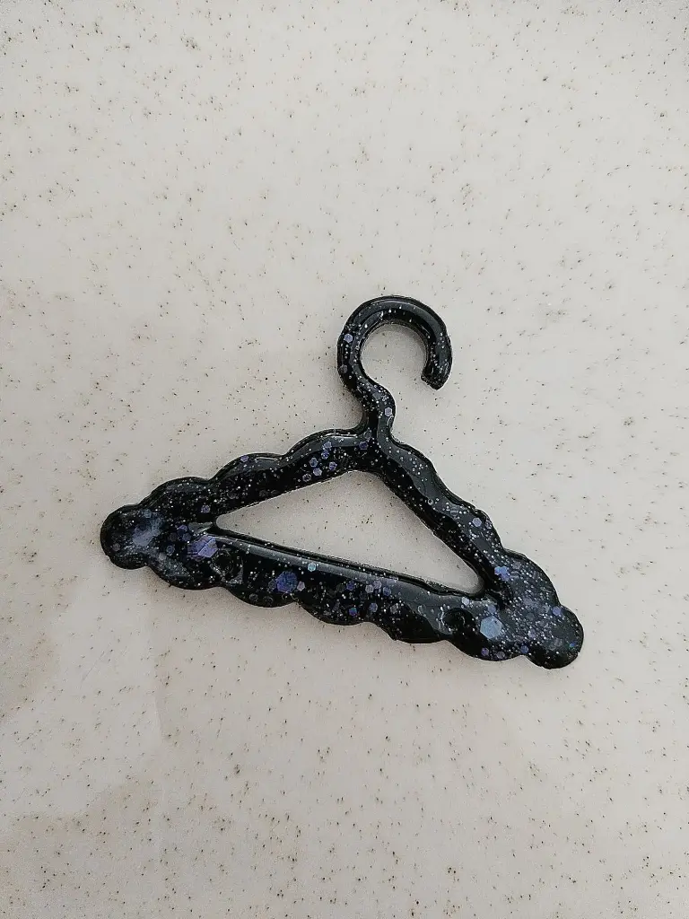 Cintre (noir paillettée)